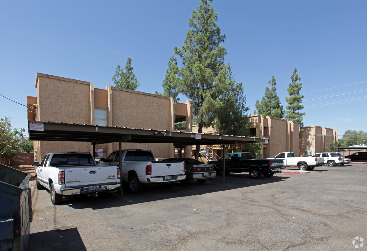 Building Photo - 1207 E Jarvis Ave