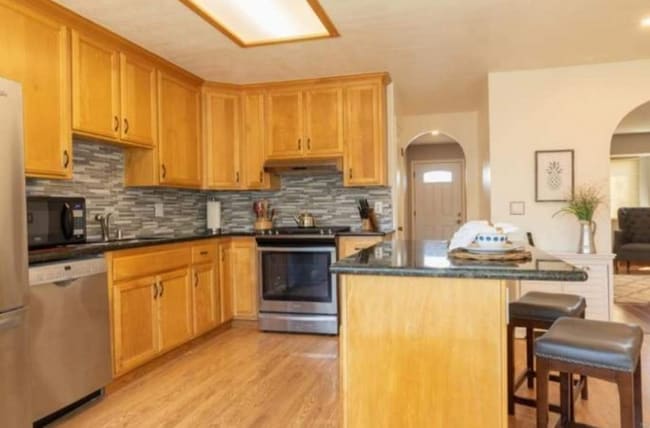 Foto del edificio - 712 Magnolia Ct