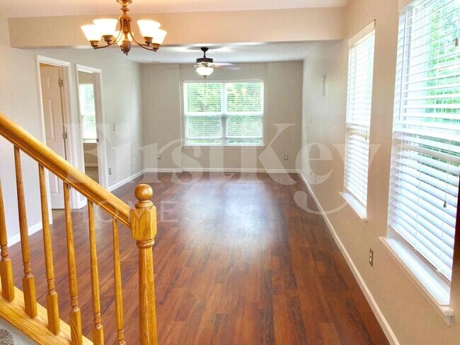 Foto del edificio - 1725 Belleau Wood Dr