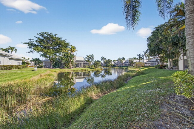 Building Photo - 107 Waterview Dr