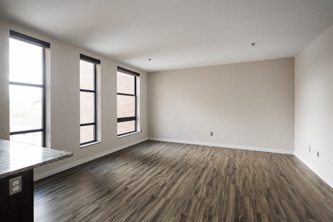 Foto del edificio - 8001 Kercheval Ave