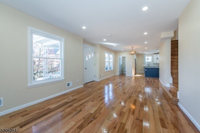 Building Photo - 52 N Willow St