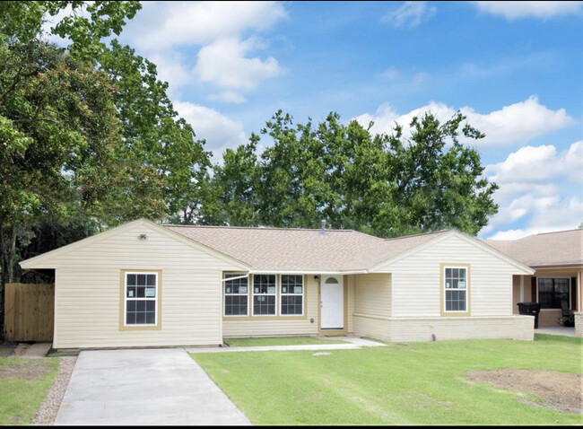 Building Photo - 6119 Ridgeway Dr