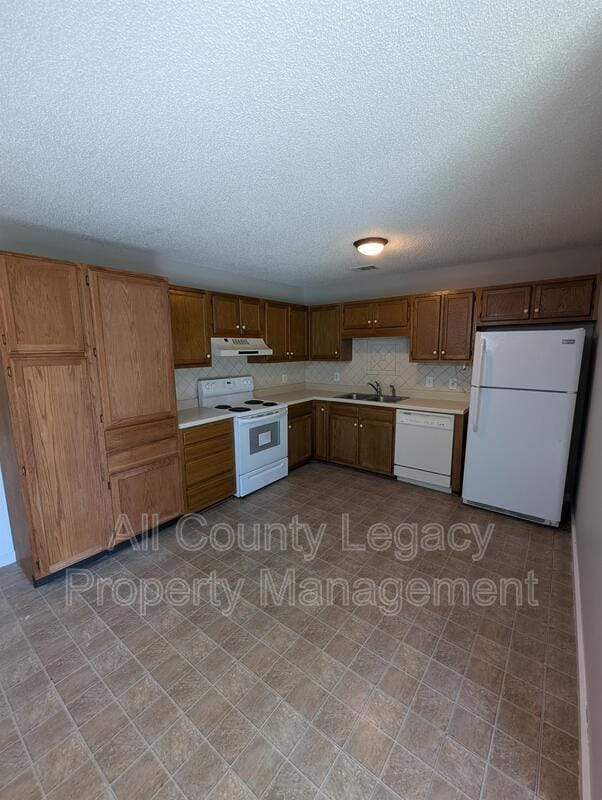 Building Photo - 351 Austin Way