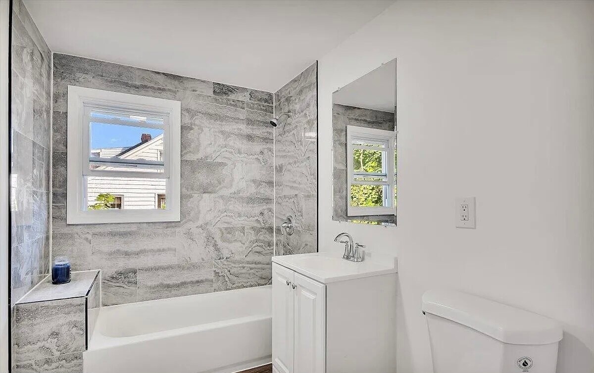 Foto principal - 63 1/2 Vandenburgh Ave