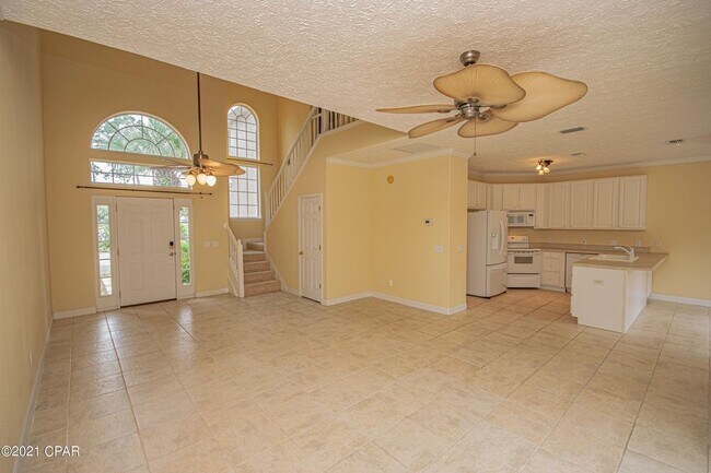 Building Photo - 6218 N Lagoon Dr