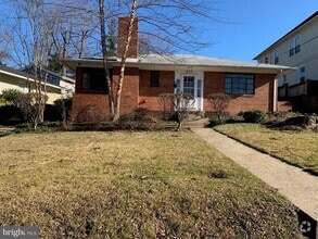 Building Photo - 857 N Jacksonville St