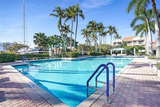 Building Photo - 3610 Yacht Club Dr