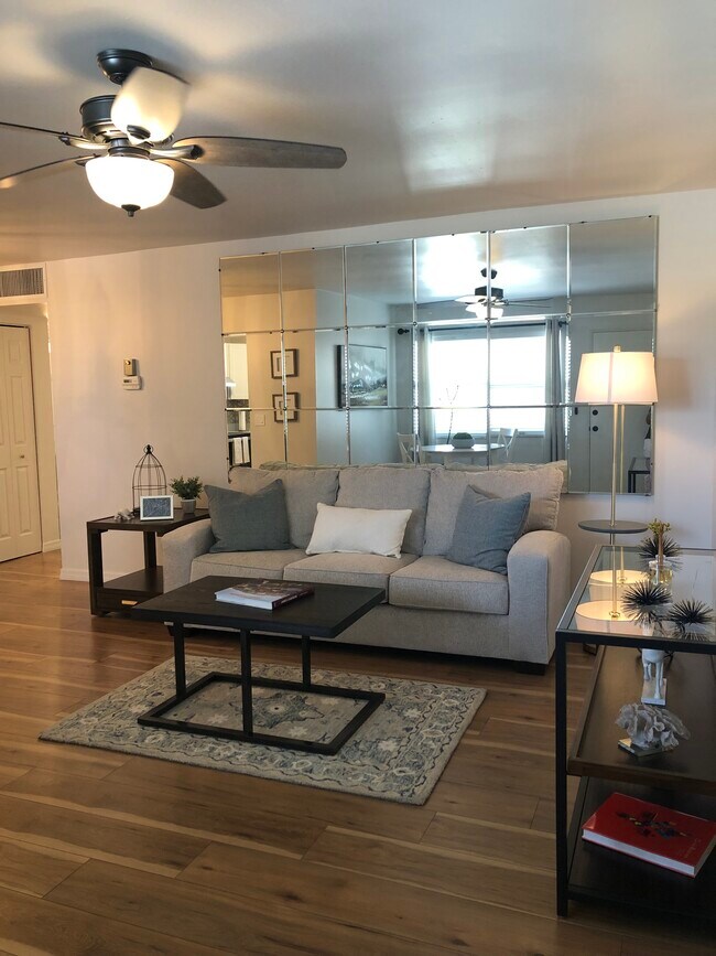 Foto del edificio - 4480 Ironwood Cir