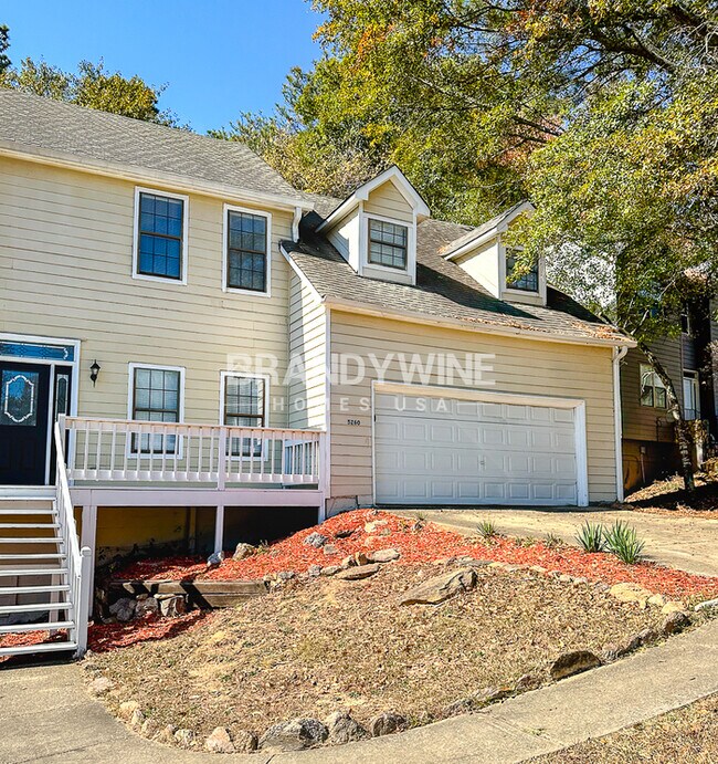 Building Photo - One month FREE RENT!