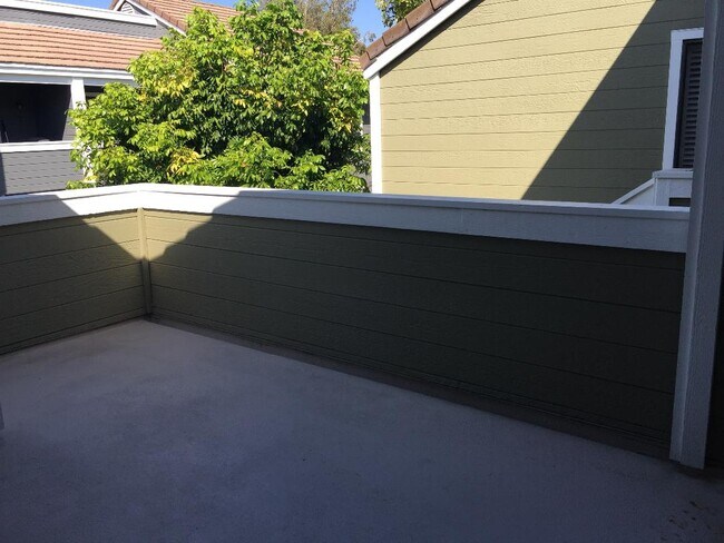 Patio - 46 Bramble Ln