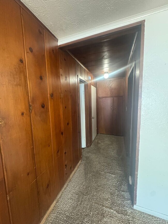 Foto del edificio - 1 BED/1 BATH IN REDDING