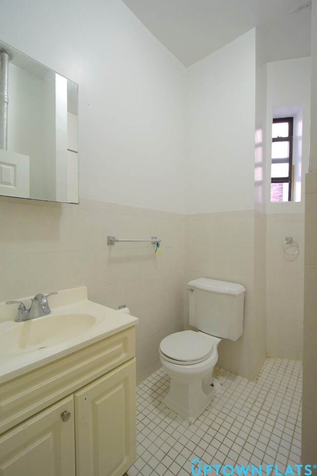 Foto del edificio - 520 W 123rd St