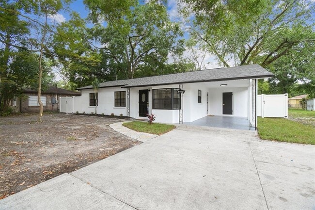 Building Photo - 4910 N Darby Ave