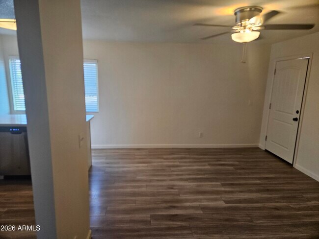Foto del edificio - 1330 E Highland Ave