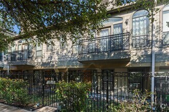 Building Photo - 1515 Paige St