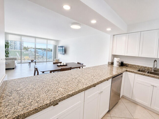 Building Photo - 5838 Collins Ave
