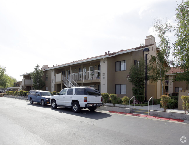 Foto del edificio - Creekside Village Senior Apartments