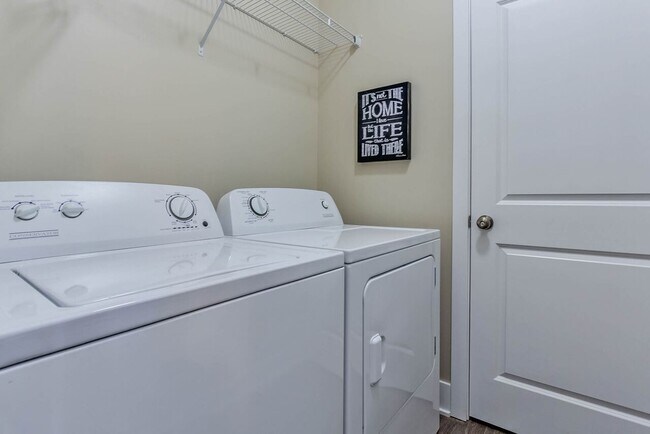 Foto del edificio - 5855 Quarterline Road