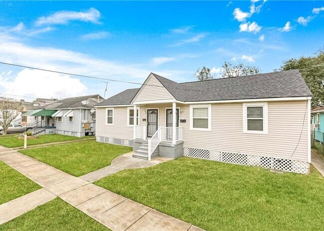 Foto del edificio - 822 Sumner St