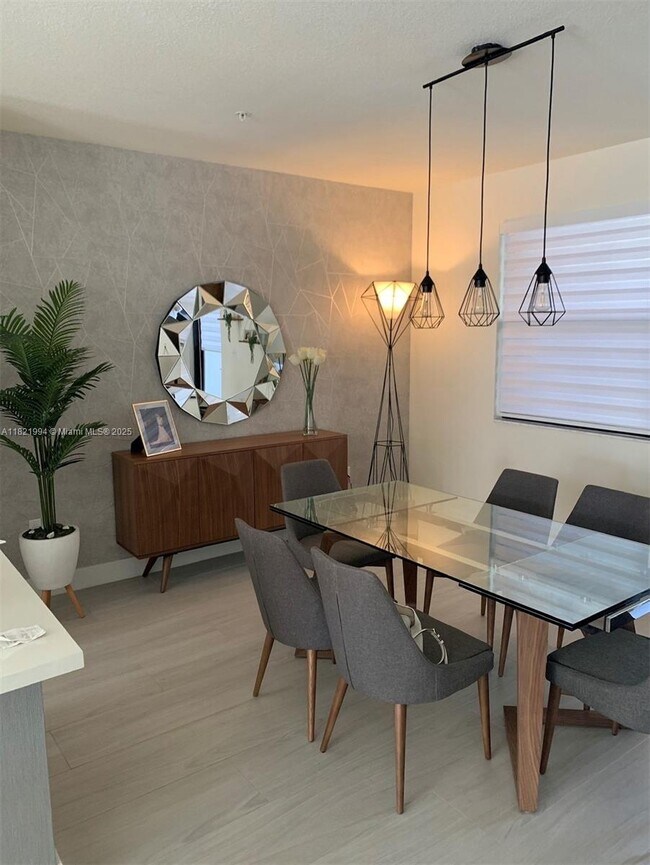 Foto del edificio - 10407 NW 82nd St