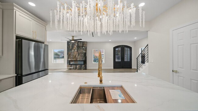 Foto del edificio - One of a Kind Luxury Home Close to Downtow...