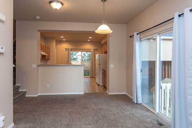 Foto del edificio - 6563 Silverwind Cir