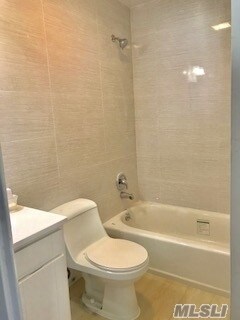 Foto del edificio - 34-12 Brookside St