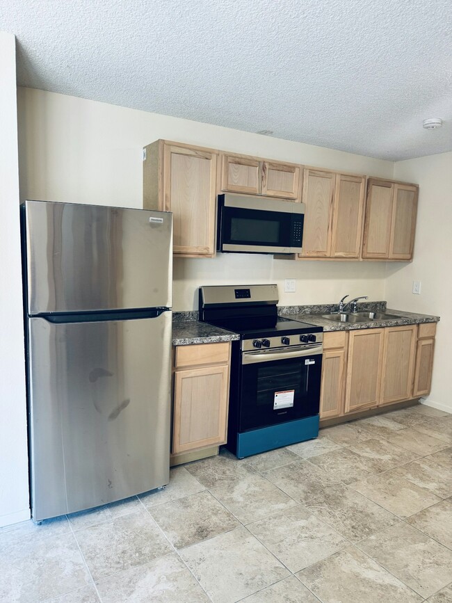 Foto del edificio - 1641 Loma Ln