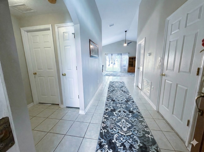 Foto del edificio - 6233 Desert Peace Ave