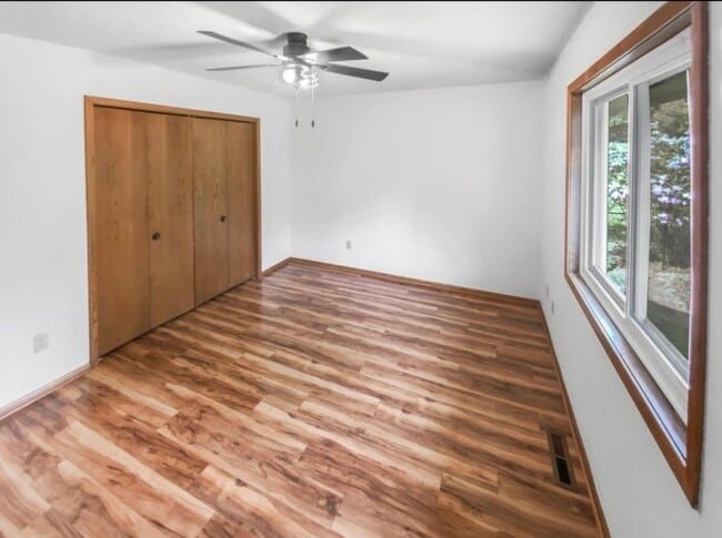 Foto del edificio - 3866 Westbury Dr