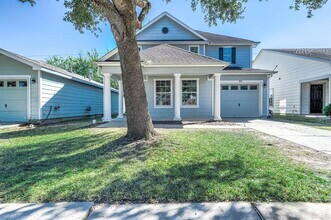 Building Photo - 11411 Log Cabin Ln