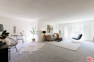 Building Photo - 6760 Hillpark Dr