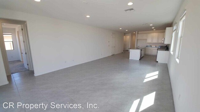 Foto del edificio - 4 br, 3 bath House - 1260 E. Jahns Dr.