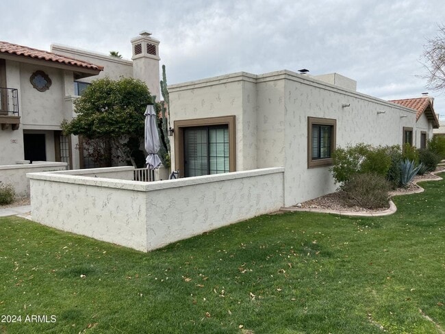 Building Photo - STUNNING SCOTTSDALE TOWNHOME!