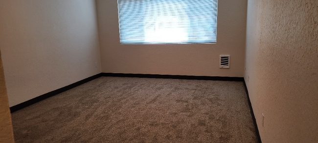 Photo - 1625 Kent Des Moines Rd Apartment