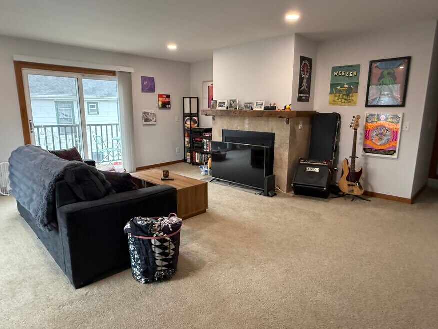 137-141 N Franklin St