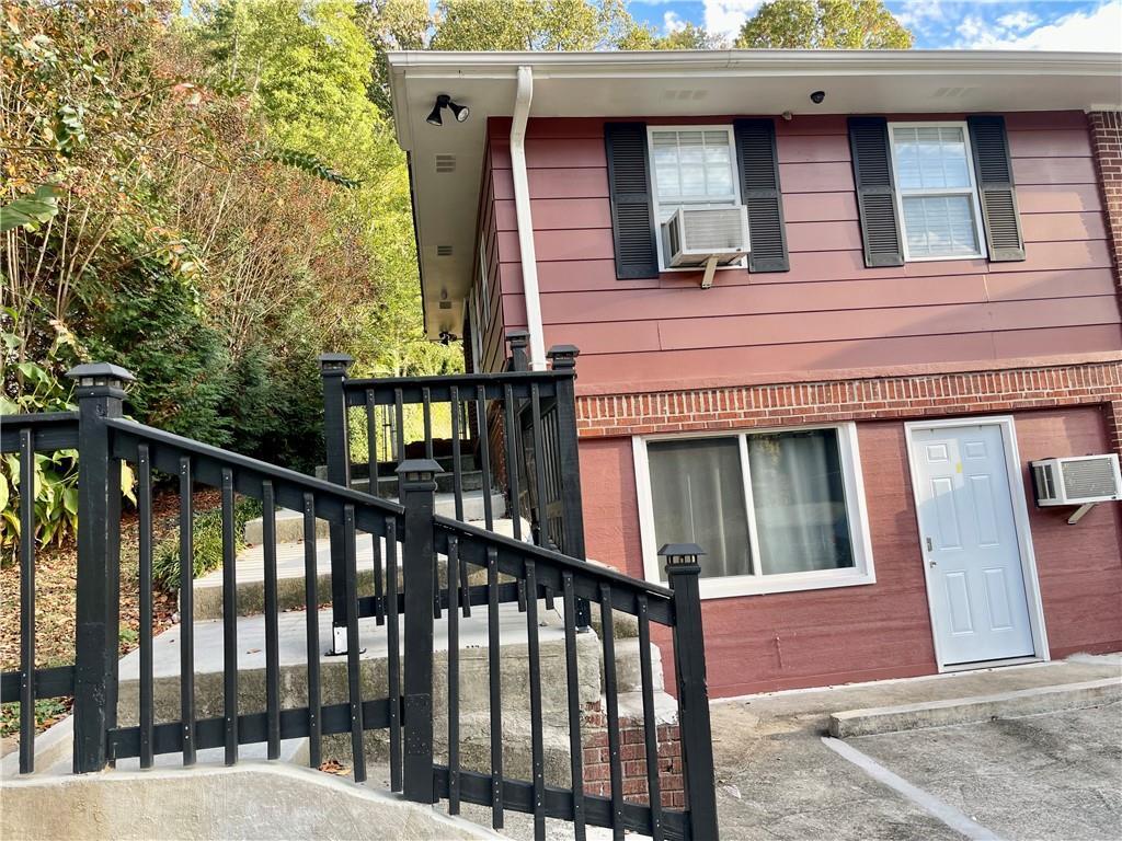 Foto principal - 6068 Tracy Valley Dr NW