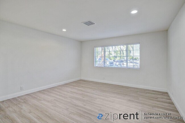 Building Photo - 9030 Ramona Ave
