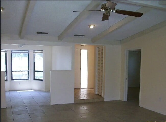 Foto del edificio - 3/2 Home in the Meadows- Beautiful Central...
