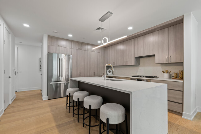 Building Photo - 33 Calvert St