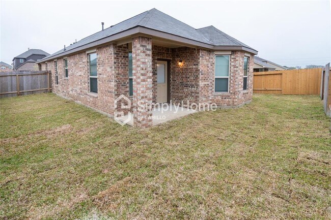 Building Photo - 2219 Spring Hollow Dr