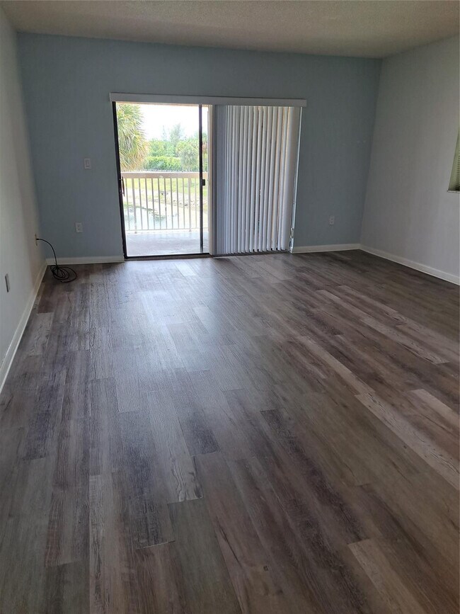 Foto del edificio - 5200 NW 31st Ave