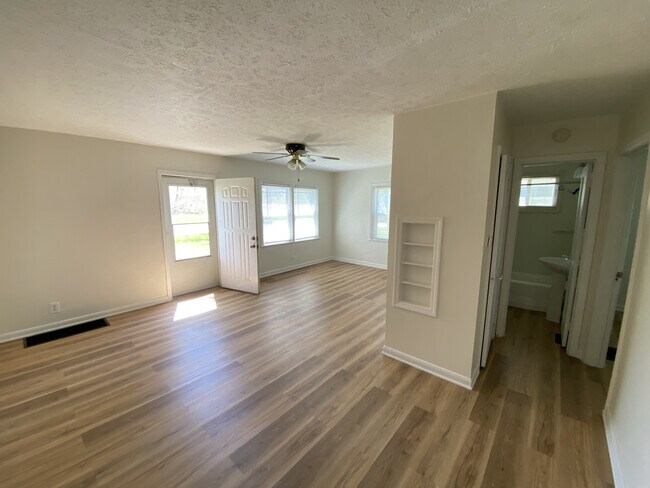 Foto del edificio - 3838 E Pleasant Run Parkway North Dr