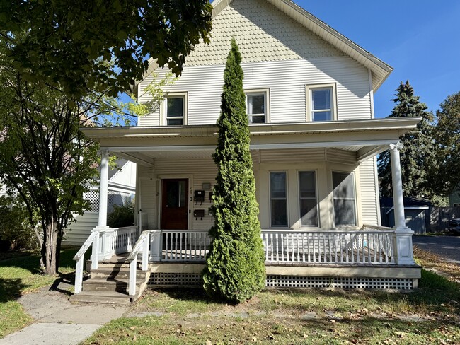 90 Oak St