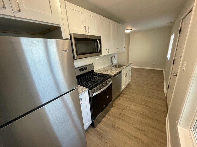 Foto del edificio - 2677 N Lincoln Ave