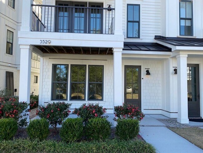Foto del edificio - Welcome to our luxurious townhouse in the ...