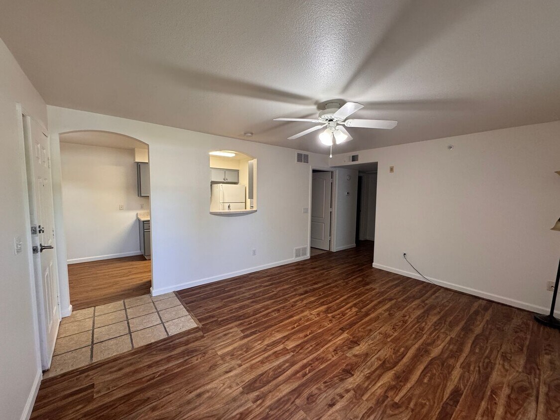 Foto principal - 6850 Sharlands Ave.