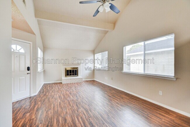 Foto del edificio - 13106 Townwood Dr