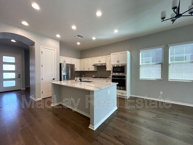 Building Photo - 3869 E Arabian Dr